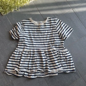 Zara tröja - Fin tröja från zara. Säljs då jag rensar!❤️