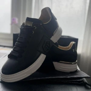 Philipp Plein skor - Helt nya oanvända strl 42
