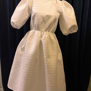 NA-KD - Helt ny klänning