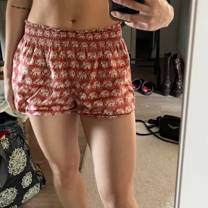 Shorts - Hör av dig för mer info!