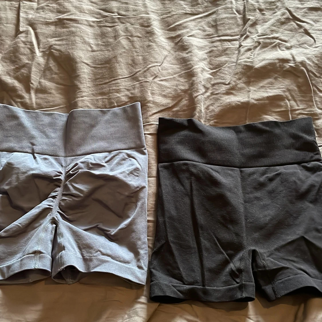Träningsshorts med scrunch