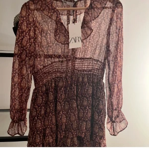 Zara Klänning - Jättefin klänning från zara💕