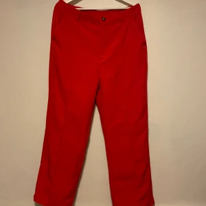 Röda kostym byxor  - Bra skick, oskadade