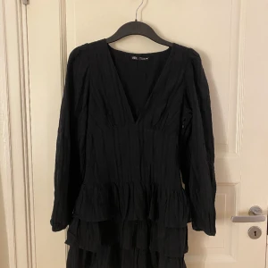 Klänning ifrån Zara! - Aldrig använd! Skulle även passa en S 