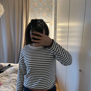 Randig tröja - Randig tröja från Zara. 
