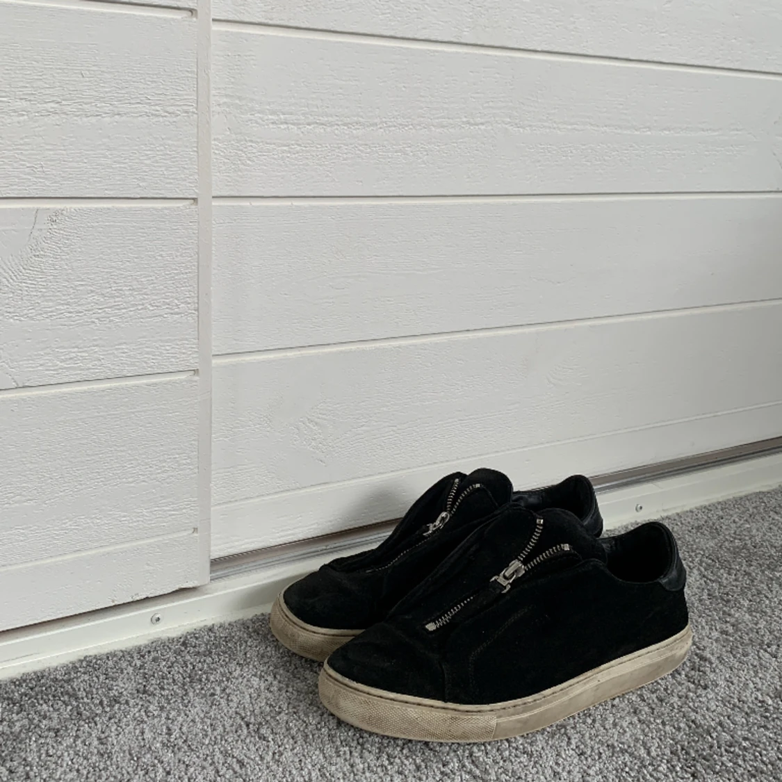 Axel arigato 360 zip svart mocka storlek 39-40                                                  