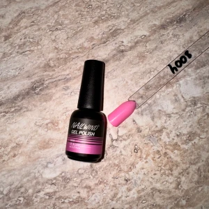 Gel lack  - rosa gel lack 8ml som härdas i UV eller LED lampa. Oanvänt såklart💖Har flera stycken om man vill köra flera 