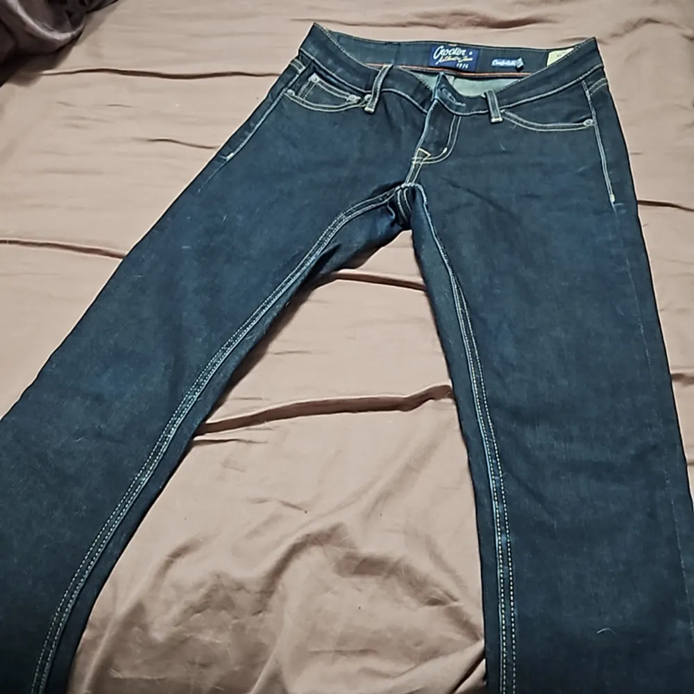 Crocker jeans i nyskick storlek 25/30.. Jeans & Byxor.