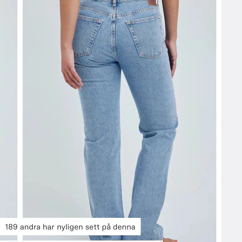 Snygga jeansen från Bik bok som nästan är slutsålda. I bra skick, endast använda fåtal gånger. Nypris: 699kr. Jeans & Byxor.