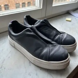 Säljer mina Eytys doja sneakers storlek 42💞💞 använda några gånger men bra skick!