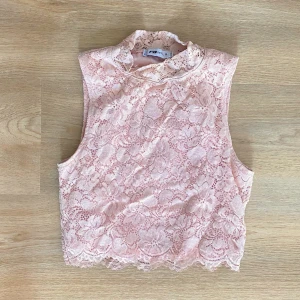 Topp - Ljusrosa spetstopp från New yorker 