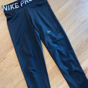 Träningstights - Träningstights från nike! Supesköna 