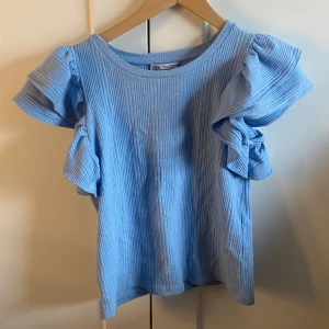 Zara volang topp - Superfin och i bra skick 