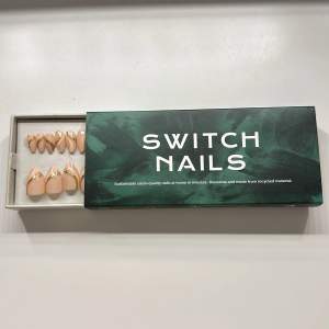 Switch nails, lösnaglar utan verktyg och klisterlappar. Använda en gång, säljer för det inte är min stil🥰 Mocha Golden Swirl 💫