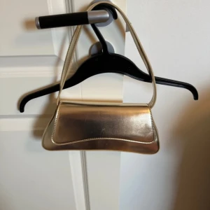 Väska  - Mycket bra skick köpt från Gina 