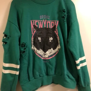 Tröja - Tröja från Gina tricot i bra skick. Passar både m och s. 