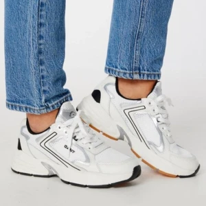 Sneakers  - Ett par helt nya skor från gant med prislapparna kvar. Nypris 1499kr 