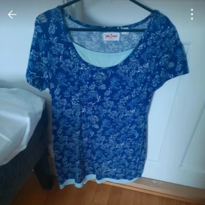 blå klänning - den är bara använd 2 gånger