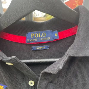 Polo Ralph Lauren Marine Supply - Storlek S ( passar 170-175 cm ish) Tennis tröja 