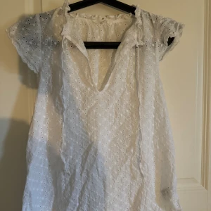 suuper fiin trending tröja från hm - älskar den! inga defekter alls, behöver rensa garderoben