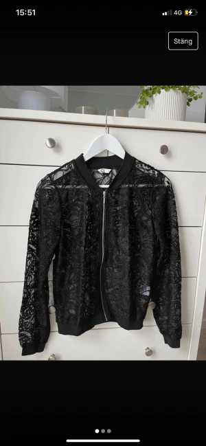 Kofta  - Spets kofta från Cubus! Jätte fint sick! 