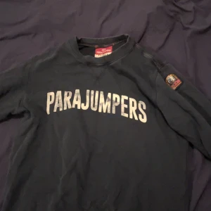 Parajumper tröja - En pjs tjocktröja, passar ej längre