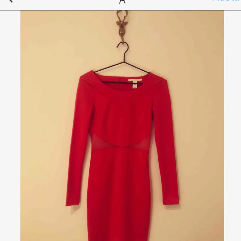 Röd klänning från nly trend Figursydd ❤️. Klänningar.