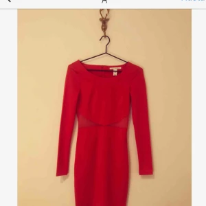  - Röd klänning från nly trend Figursydd ❤️