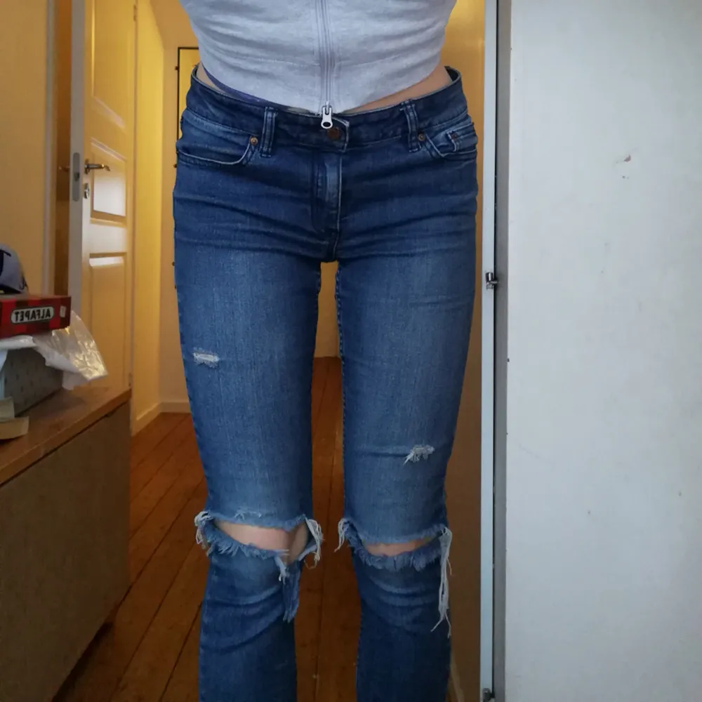 Jeans från Cubus, lapp bortklippt men passar storlek S/M. Jeans & Byxor.