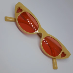  - Retro brillor i udda design❤ Frakt: 9kr