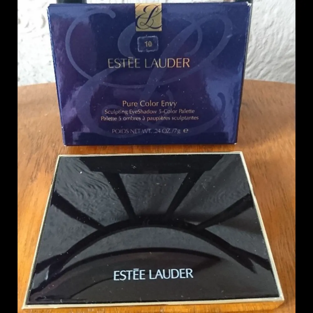 Palett med fem ögonskuggor från Estee Lauder, helt ny med förpackning. Köparen betalar frakten✨ . Övrigt.