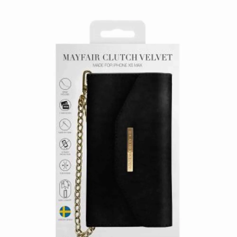 Mayfair Clutch Velvet (svart sammet) för iPhone XS. 3 kortfack + sedelficka. Guldfärgad handledskedja. Svart mobilskal medföljer, alla iDeal of Sweden’s ”Fashion cases” är magnetiskt kompatibla med denna! HELT NY!. Väskor.