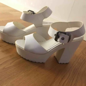  - Skor från Duffy. Som nya!  Spårbar frakt ingår i priset