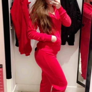  - Väldigt mysigt och snyggt set!  Passar även S Inte inklusive frakt