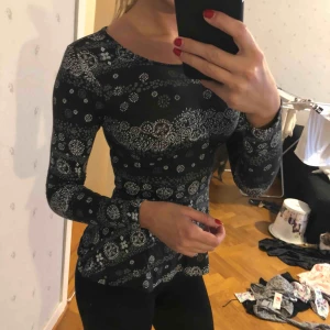  - Peplumtopp från Cubus, passar xs/s