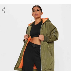  - Köpte fel storlek och hann inte lämna tillbaka i tid. Aldrig använd. Snygg vinterjacka.