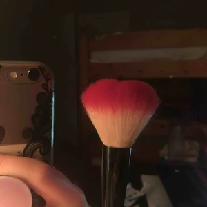  - Hjärtformad borste  