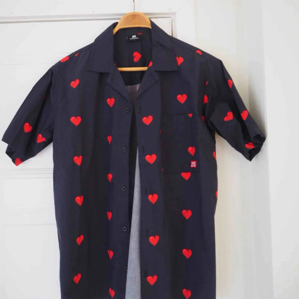 ❤️OANVÄND❤️ Skitgullig skjorta från SweetSktbs Köp köp köp<3 . Skjortor.