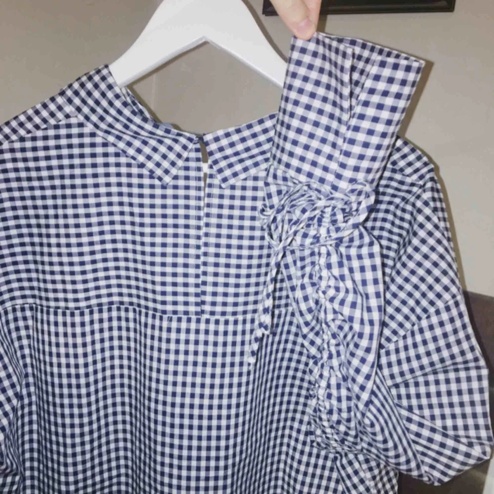 Jättefin oversize skjorta från Forever 21💕 oanvänd! Frakt 36kr . Skjortor.