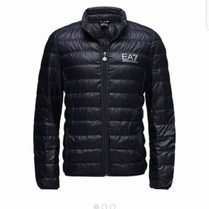  - Äkta Armani jacka Storlek m bra skick  ny