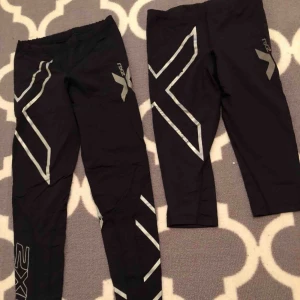  - säljer dessa två nästintill nya, de långa är i storlek S och de korta i storlek  XS. 200kr/styck! LÅNGA SÅLDA!!! 