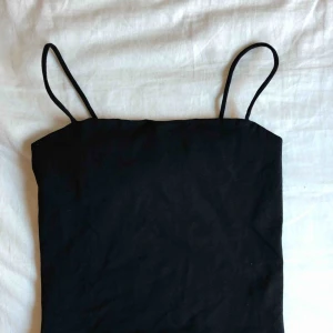  - Helt oanvänt linne från Gina Tricot