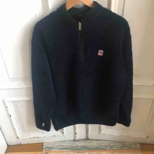  - Vintage tröja i pälsfoder / Teddy. Medium. Kan hämtas i Uppsala eller skickas mot fraktkostnad 