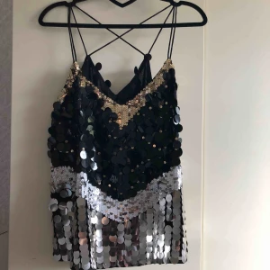  - Oanvänd, från River Island Köparen står för frakt  