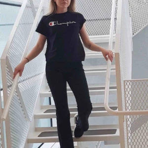  - Köpt för ca 500kr på Urban Outfiters inga flaws knappt använd. (Priset är inklusive frakt)