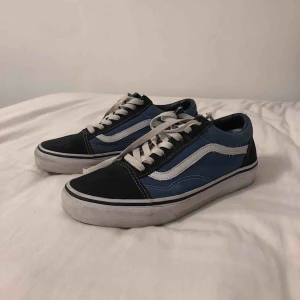 Vans - Fräscha vans old skool i storlek 37