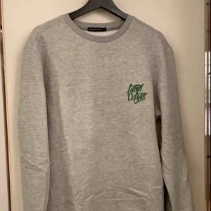  - Helt ny! Passar även S/M för en lite mer oversize look.