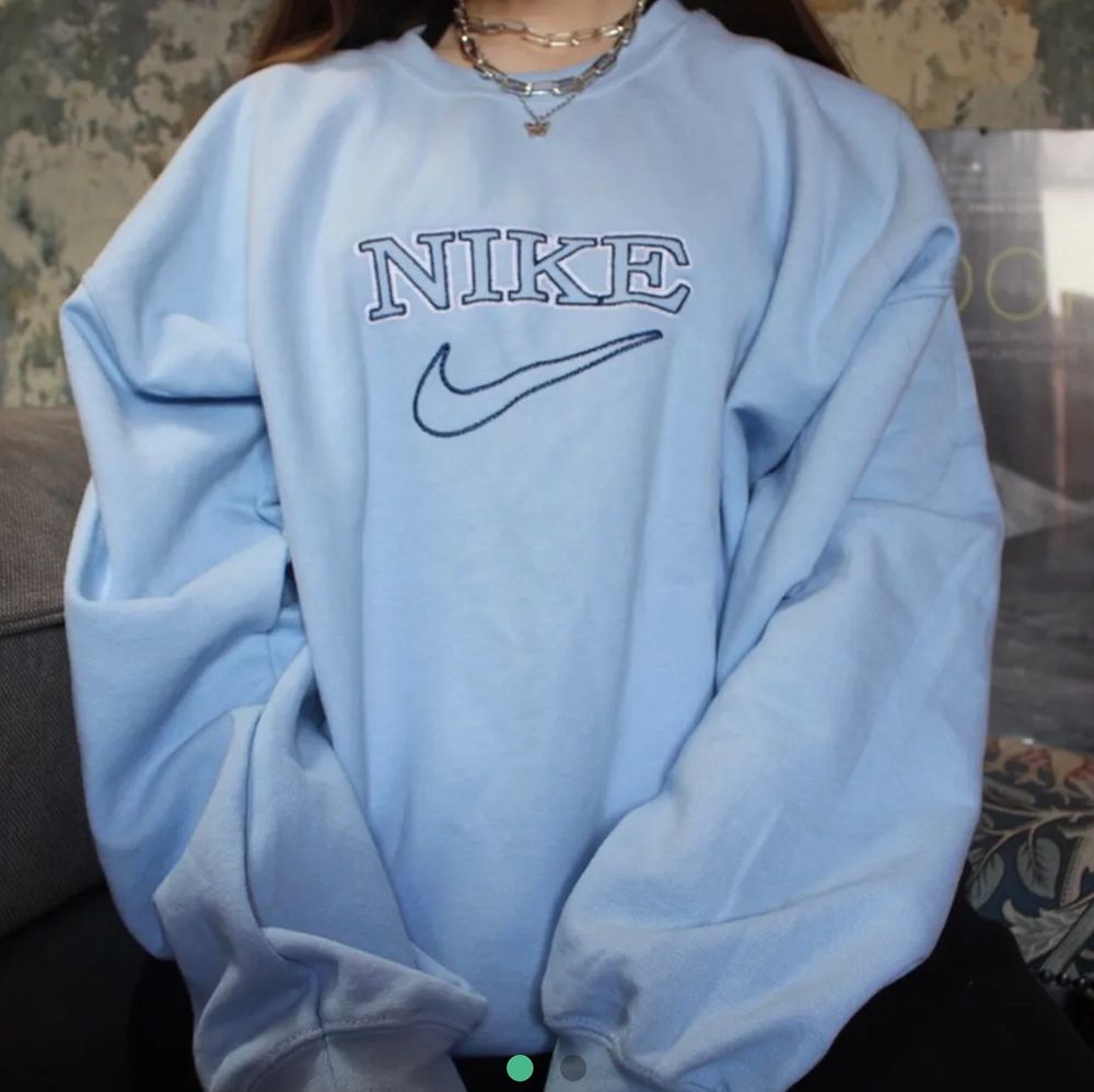Söker denna Nike vintage sweatshirt | Plick Second Hand