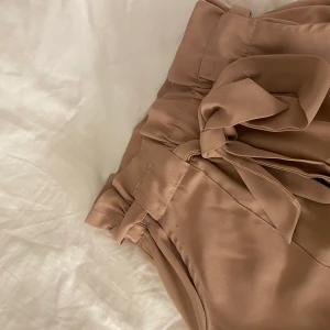 Snygga kostym byxor✨ - Snygga kostym byxor från DM- använda ngr ggr-bra skick- storlek xs- säljer pga för små