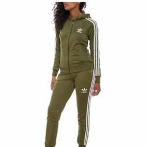 Adidas dress - Adidas mjukis sett i storlek S. Bra skick